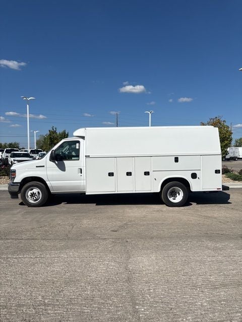 2026 Ford E-350SD Base Cutaway