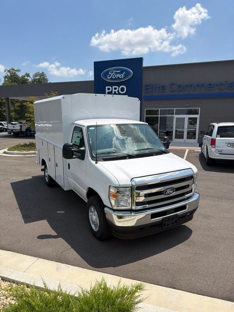 2027 Ford E-350SD Base Cutaway