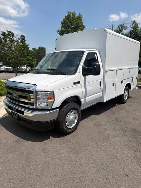 2027 Ford E-350SD Base Cutaway