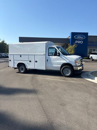 2027 Ford E-350SD Base Cutaway