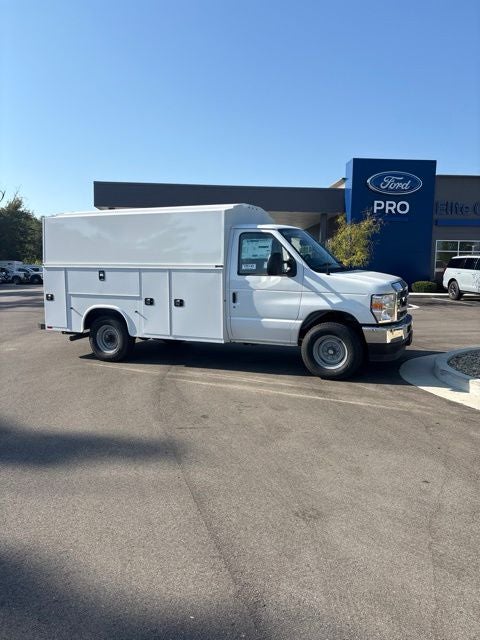 2027 Ford E-350SD Base Cutaway