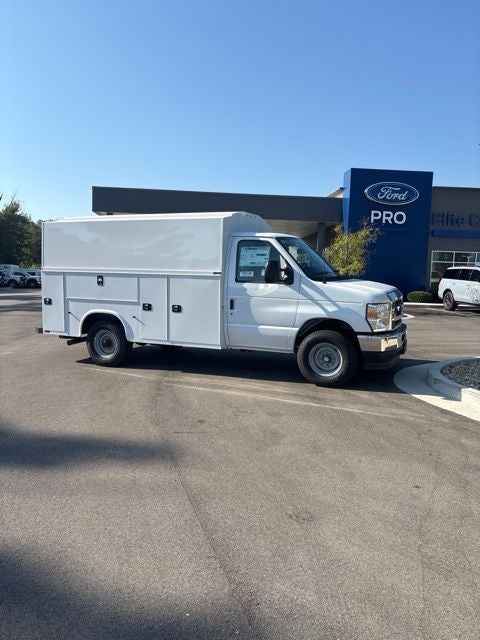 2027 Ford E-350SD Base Cutaway