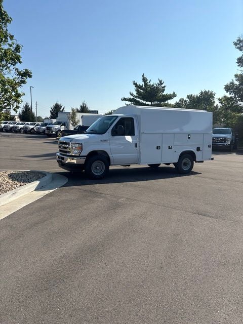 2027 Ford E-350SD Base Cutaway