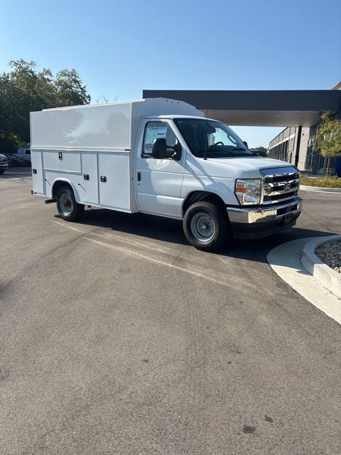 2027 Ford E-350SD Base Cutaway
