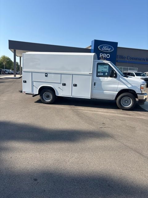 2027 Ford E-350SD Base Cutaway
