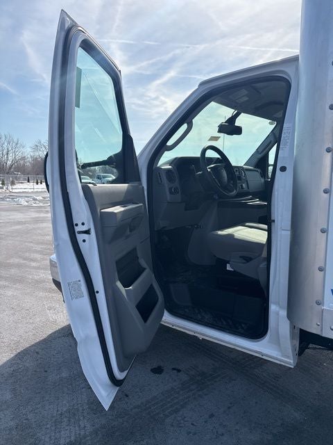2026 Ford E-350SD Base Cutaway