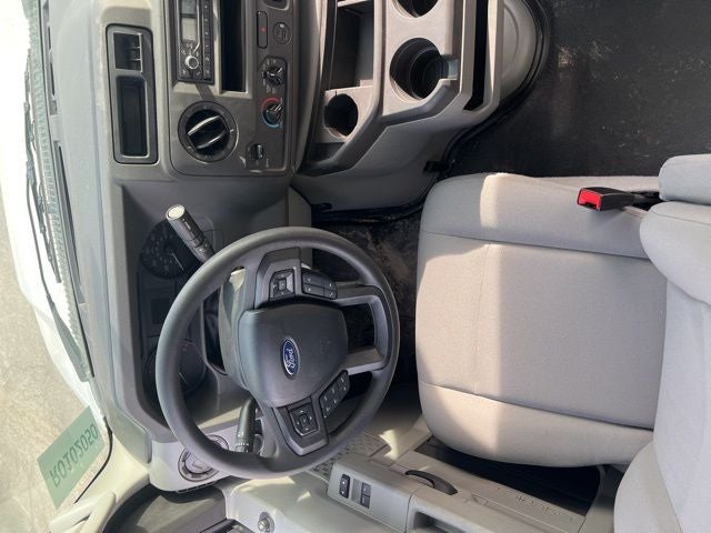 2025 Ford E-350SD Base Cutaway
