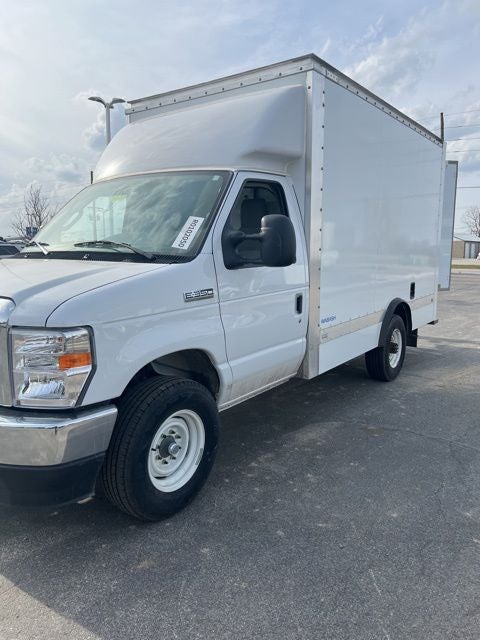 2025 Ford E-350SD Base Cutaway