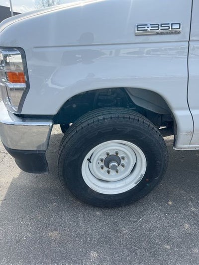 2025 Ford E-350SD Base Cutaway