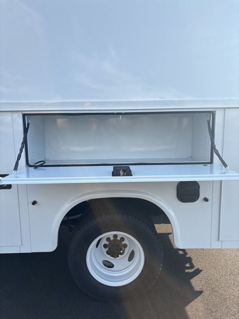 2026 Ford E-350SD Base Cutaway