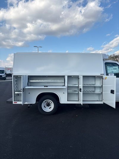 2026 Ford E-350SD Base Cutaway