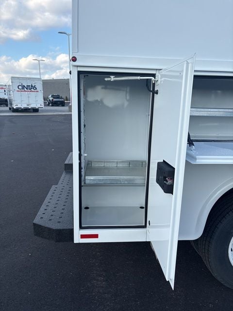 2026 Ford E-350SD Base Cutaway