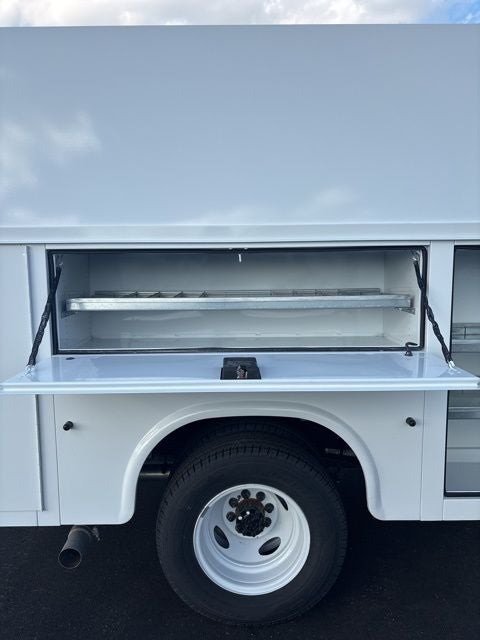 2026 Ford E-350SD Base Cutaway