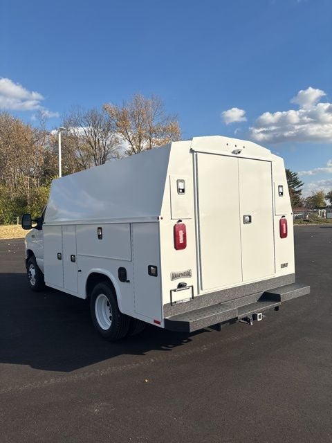 2026 Ford E-350SD Base Cutaway