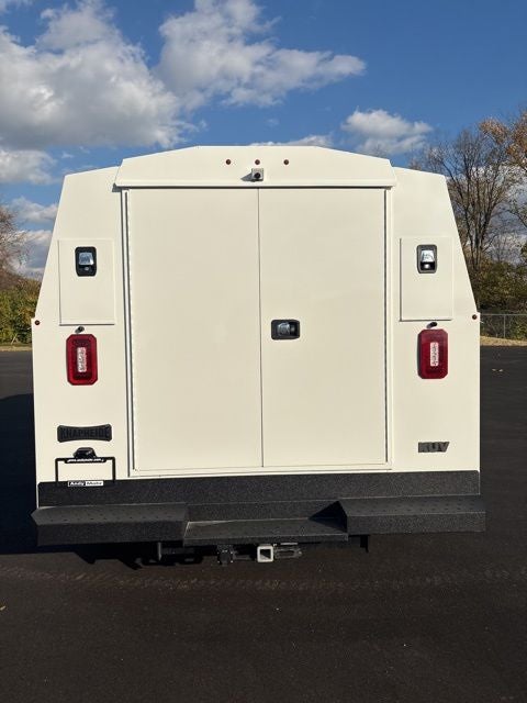 2026 Ford E-350SD Base Cutaway