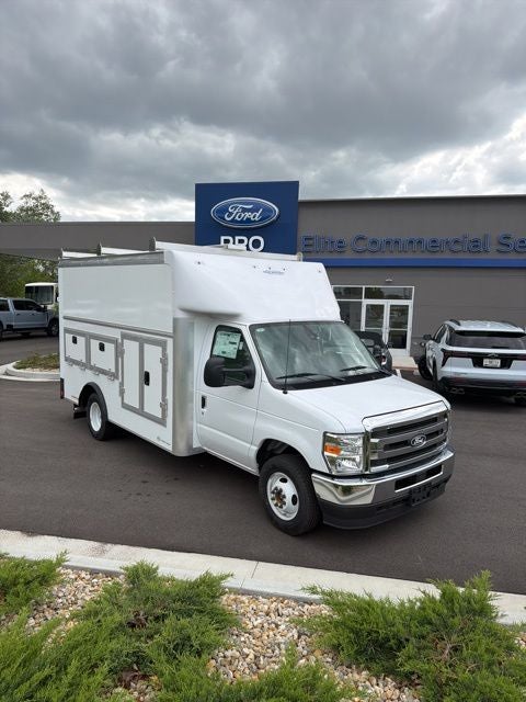 2027 Ford E-350SD Base Cutaway