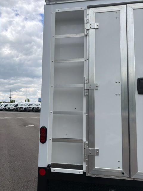 2027 Ford E-350SD Base Cutaway