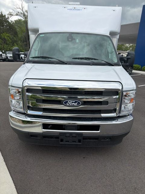 2027 Ford E-350SD Base Cutaway