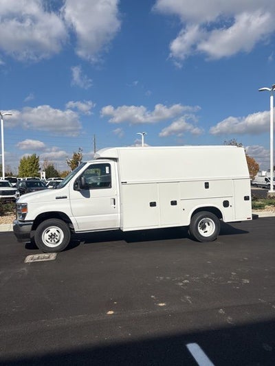 2026 Ford E-350SD Base Cutaway