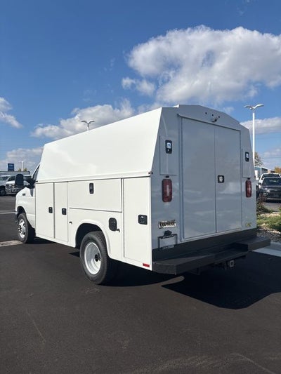 2026 Ford E-350SD Base Cutaway