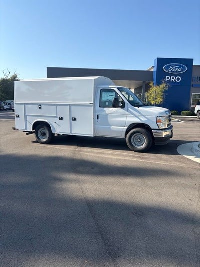 2027 Ford E-350SD Base Cutaway