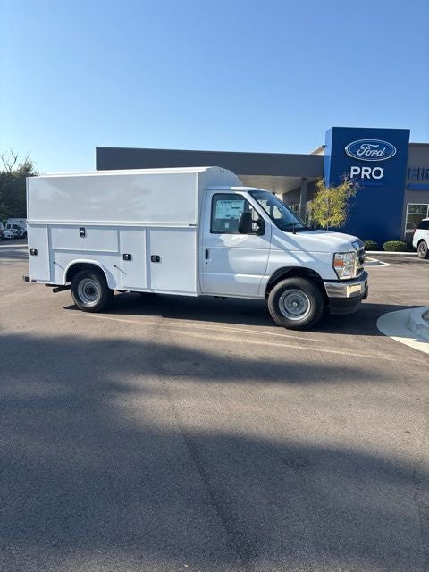 2027 Ford E-350SD Base Cutaway