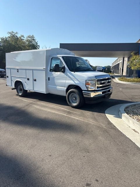 2027 Ford E-350SD Base Cutaway