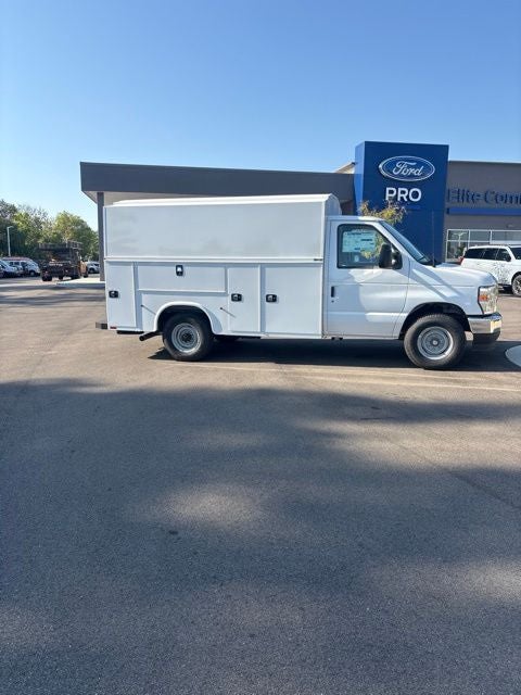 2027 Ford E-350SD Base Cutaway