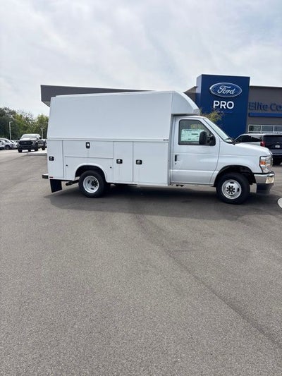 2027 Ford E-350SD Base Cutaway