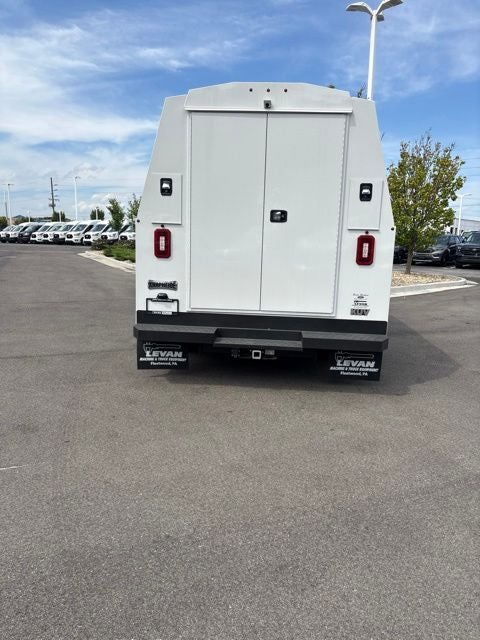 2027 Ford E-350SD Base Cutaway