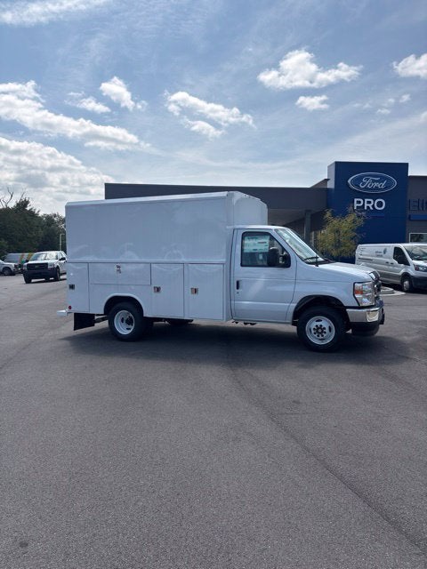 2027 Ford E-350SD Base Cutaway