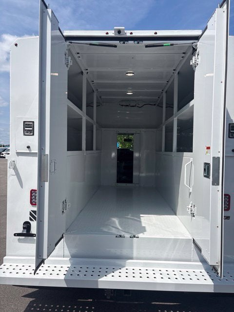 2027 Ford E-350SD Base Cutaway