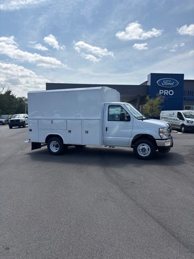 2027 Ford E-350SD Base Cutaway