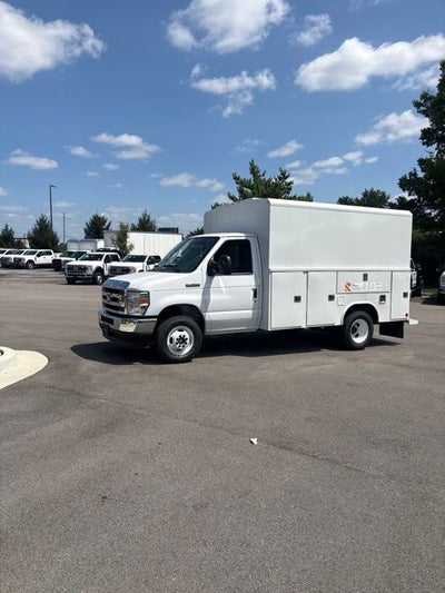 2027 Ford E-350SD Base Cutaway