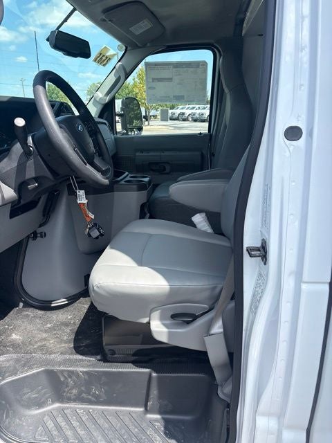2027 Ford E-350SD Base Cutaway