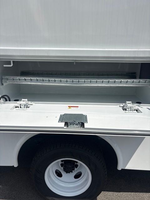 2027 Ford E-350SD Base Cutaway