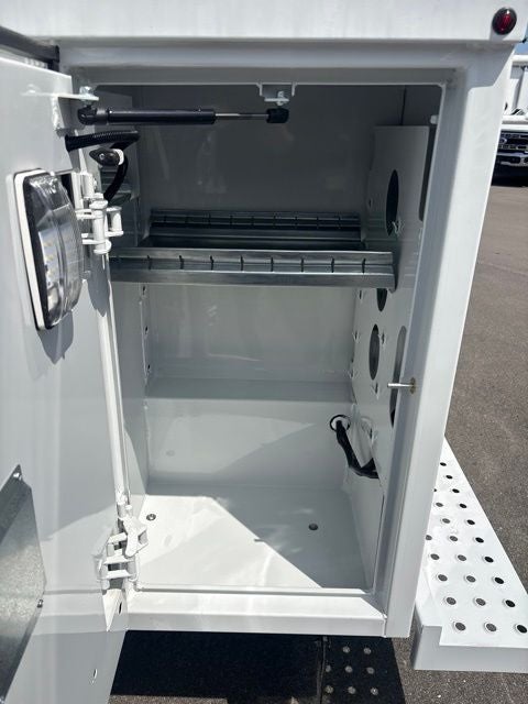 2027 Ford E-350SD Base Cutaway