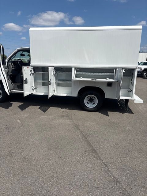 2027 Ford E-350SD Base Cutaway