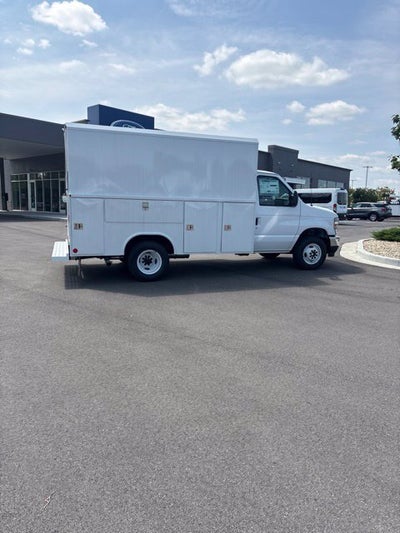 2027 Ford E-350SD Base Cutaway