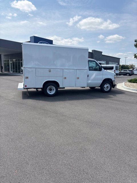 2027 Ford E-350SD Base Cutaway