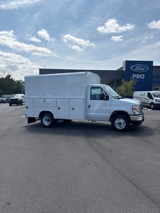 2027 Ford E-350SD Base Cutaway