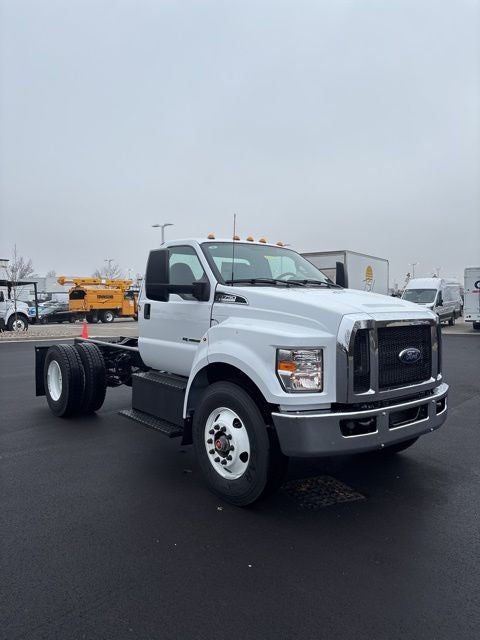2026 Ford F-750SD Base XL