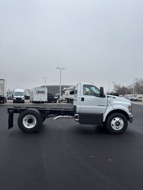 2026 Ford F-750SD Base XL