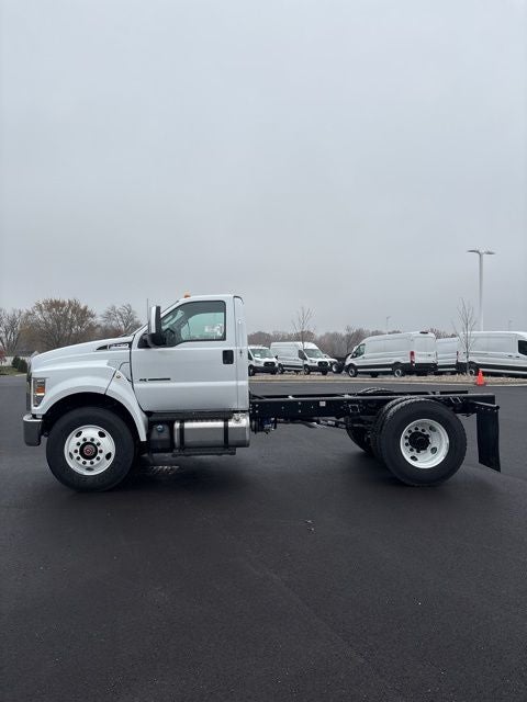 2026 Ford F-750SD Base XL