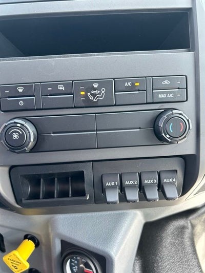 2027 Ford F-750SD Base
