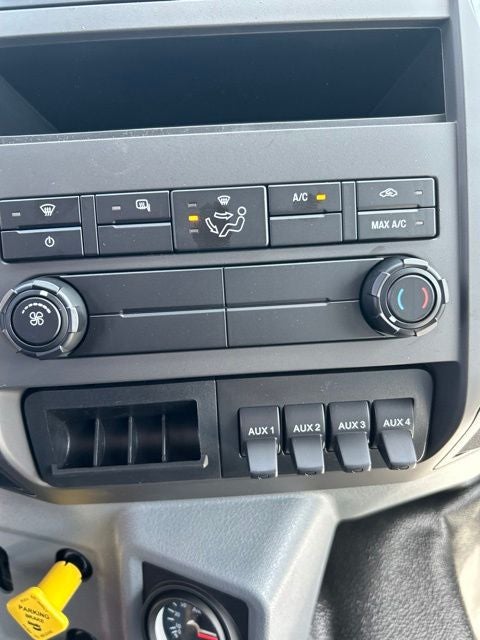 2027 Ford F-750SD Base