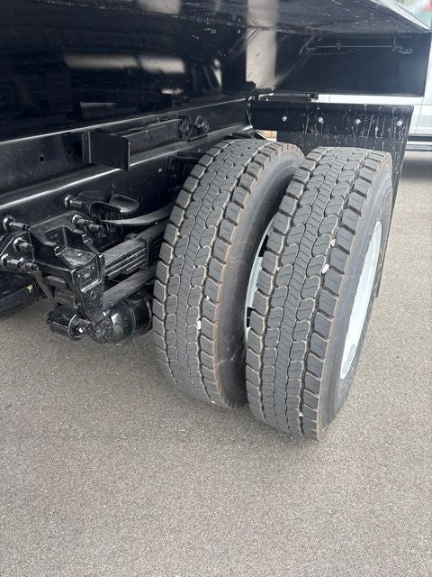 2027 Ford F-750SD Base