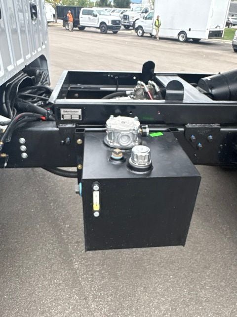 2027 Ford F-750SD Base