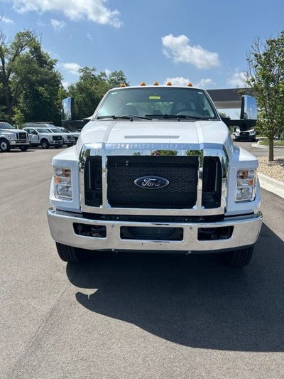 2027 Ford F-750SD Base