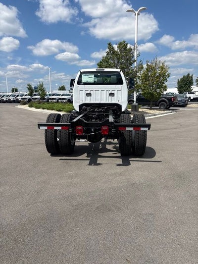 2027 Ford F-750SD Base